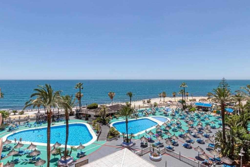 797 Holiday Rentals- Apartamento en Sunset Beach con vistas al jardin Benalmádena Buitenkant foto