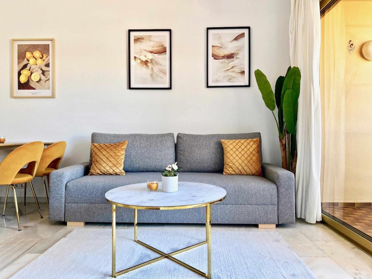 797 Holiday Rentals- Apartamento en Sunset Beach con vistas al jardin Benalmádena Buitenkant foto