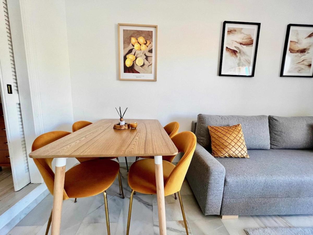 797 Holiday Rentals- Apartamento en Sunset Beach con vistas al jardin Benalmádena Buitenkant foto