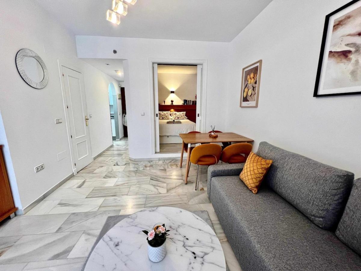 797 Holiday Rentals- Apartamento en Sunset Beach con vistas al jardin Benalmádena Buitenkant foto
