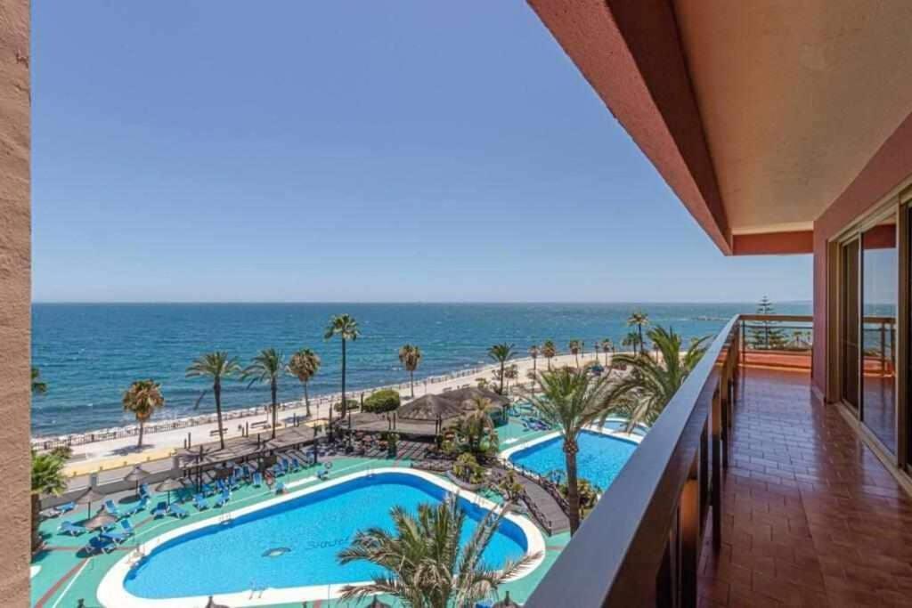 797 Holiday Rentals- Apartamento en Sunset Beach con vistas al jardin Benalmádena Buitenkant foto