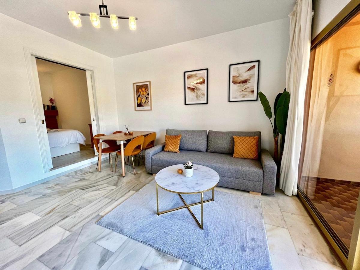 797 Holiday Rentals- Apartamento en Sunset Beach con vistas al jardin Benalmádena Buitenkant foto